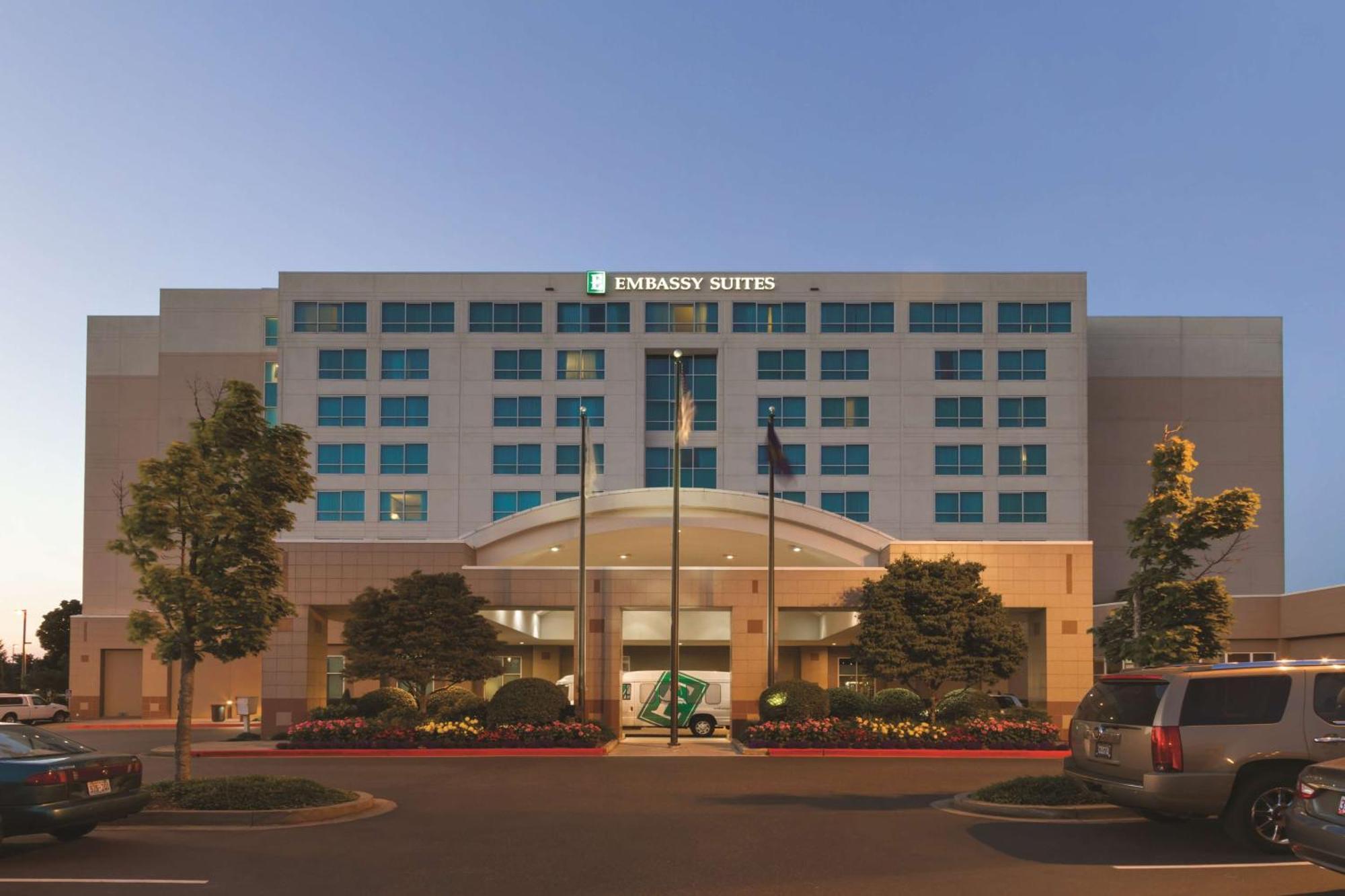 Embassy Suites By Hilton Portland Airport Exterior foto